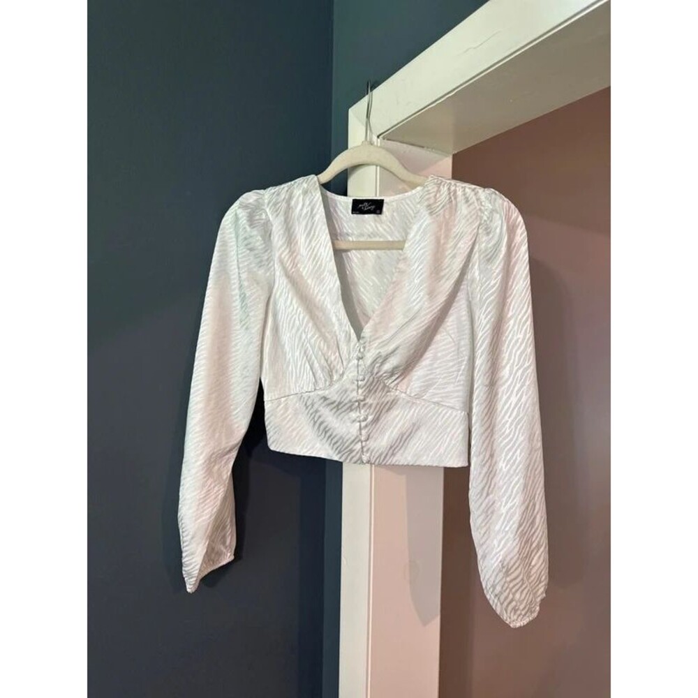 White Cropped Long Sleeve Top